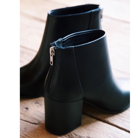 Black ankle chunky heel booties - Picture 6 of 6